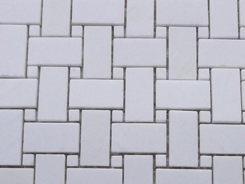 Grynai baltos spalvos „Basketweave“ plytelių „Thassos“ marmuro mozaikos „Backsplash“ gamykla (1)