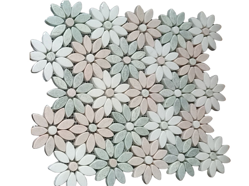 Trīskrāsas-jauktas-saulespuķes-ūdensstrūklas-akmens-ziedi (5)