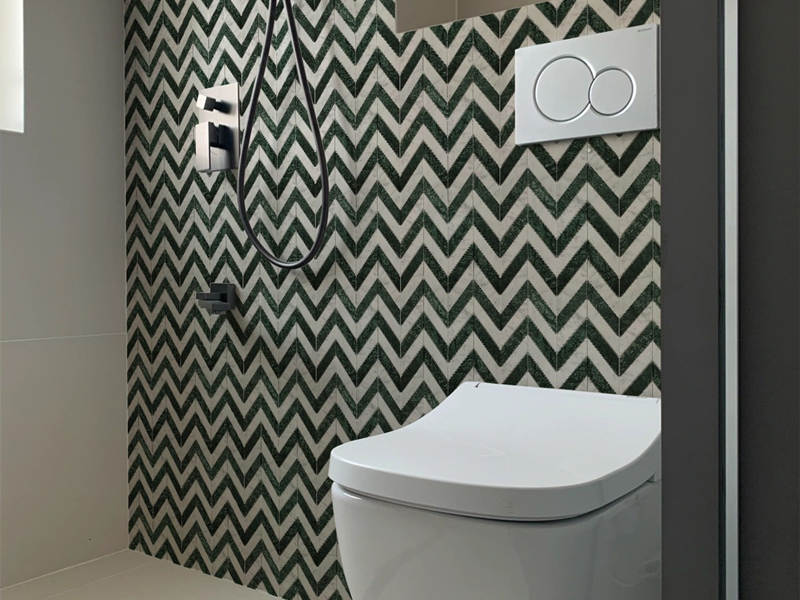 Ševrono marmuro plytelių backsplash žalia ir balta marmurinė mozaikinė plytelė vonios kambario backsplash