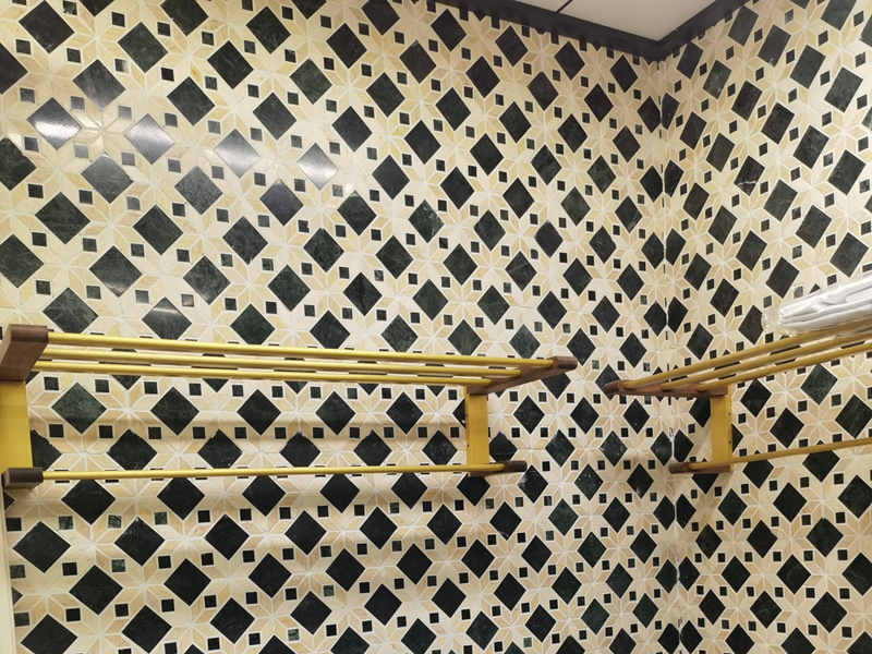 geometrinė mozaikinė plytelė žalia ir smėlio spalvos marmurinė mozaikinė plytelė vonios kambario mozaikinei backsplash dušo sienai